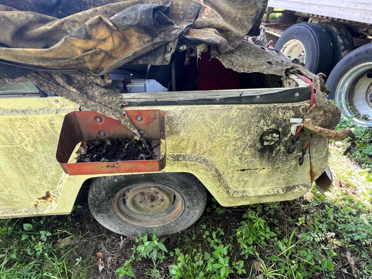 Jeep-jeepster-1967-yellow-7