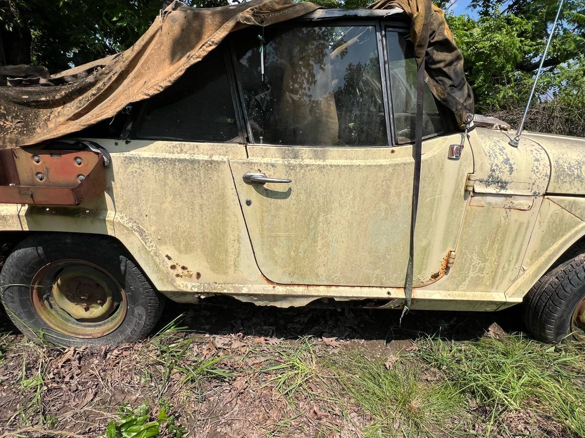 Jeep-jeepster-1967-yellow-8