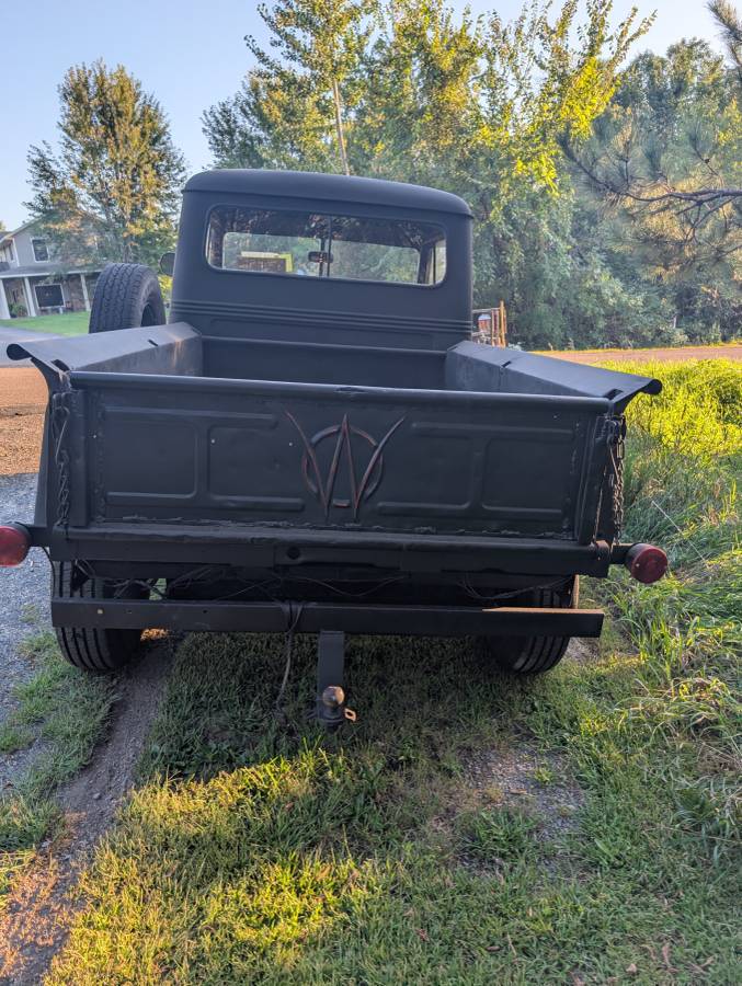 Jeep-pickup-1952-black-3