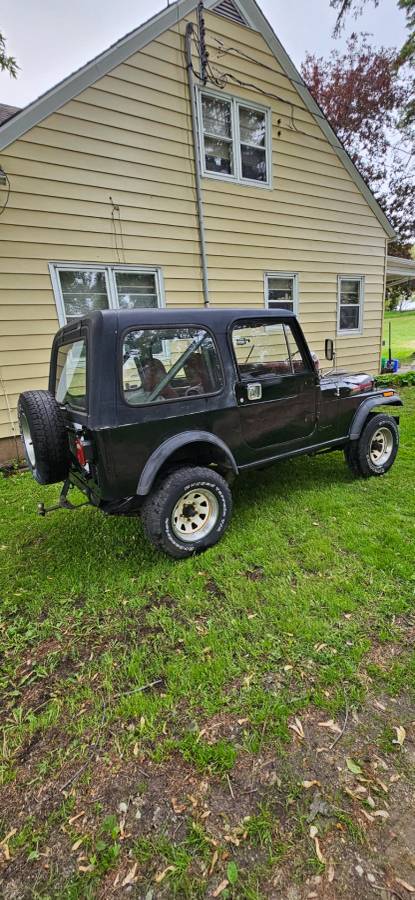 Jeep-renegade-1985-black