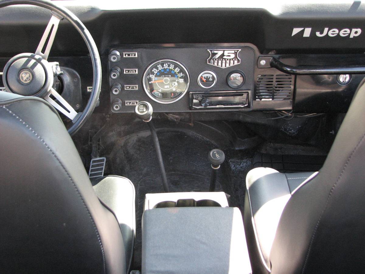 Jeep-renegade-sport-1984-black-11