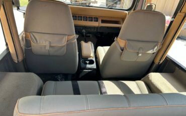 Jeep-sahara-1988-green-5