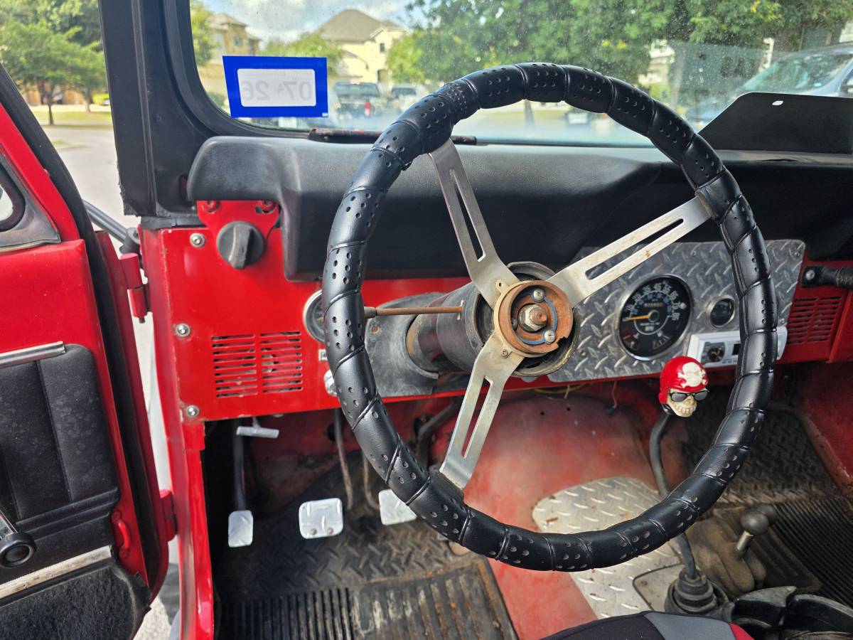 Jeep-scrambler-1985-red-4