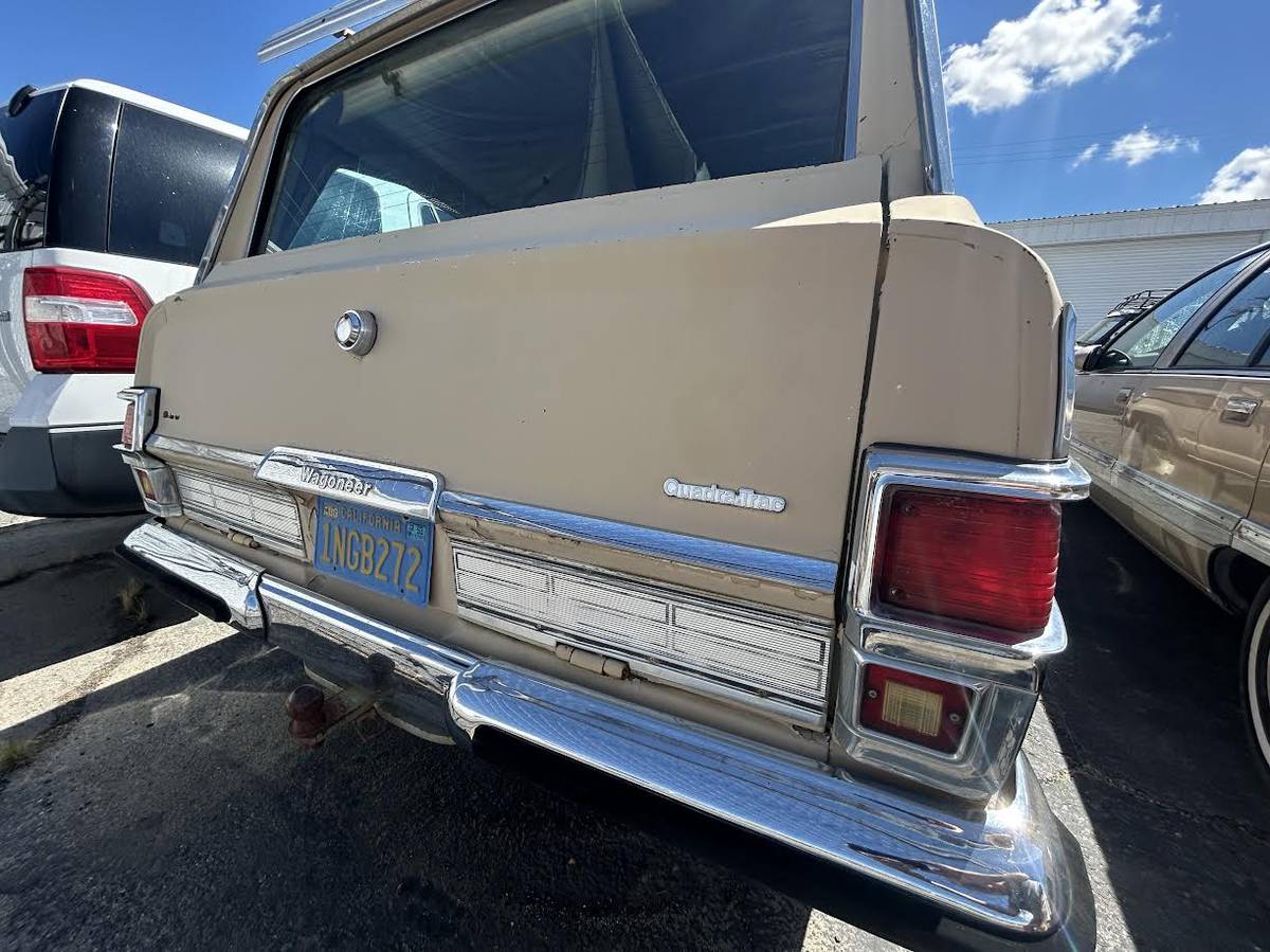 Jeep-wagoneer-1978-yellow-11