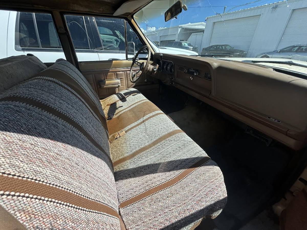 Jeep-wagoneer-1978-yellow-4