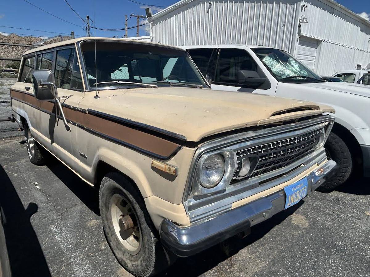 Jeep-wagoneer-1978-yellow