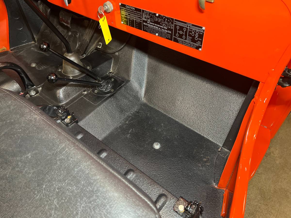 Jeep-willys-cj-a2-1948-orange-3
