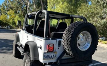 Jeep-wrangle-yj-1992-white-3