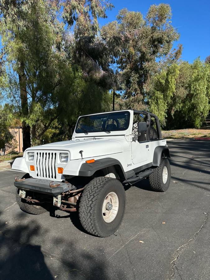Jeep-wrangle-yj-1992-white