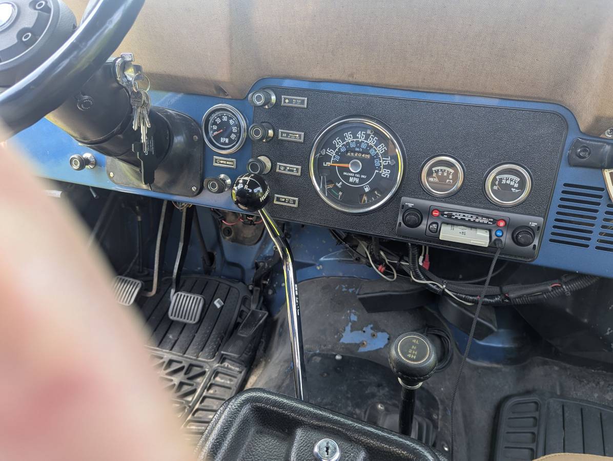 Jeep-wrangler-1983-blue-13