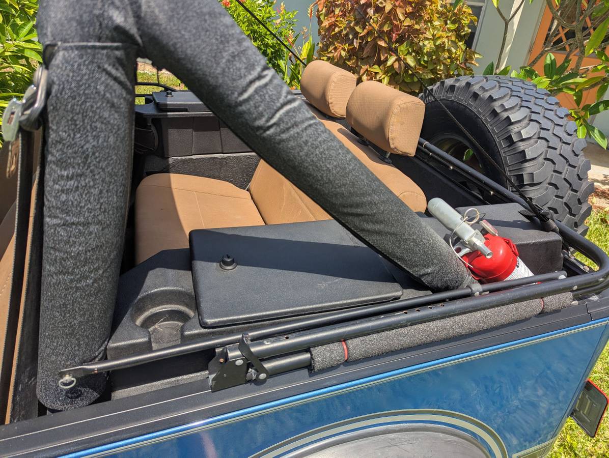 Jeep-wrangler-1983-blue-16