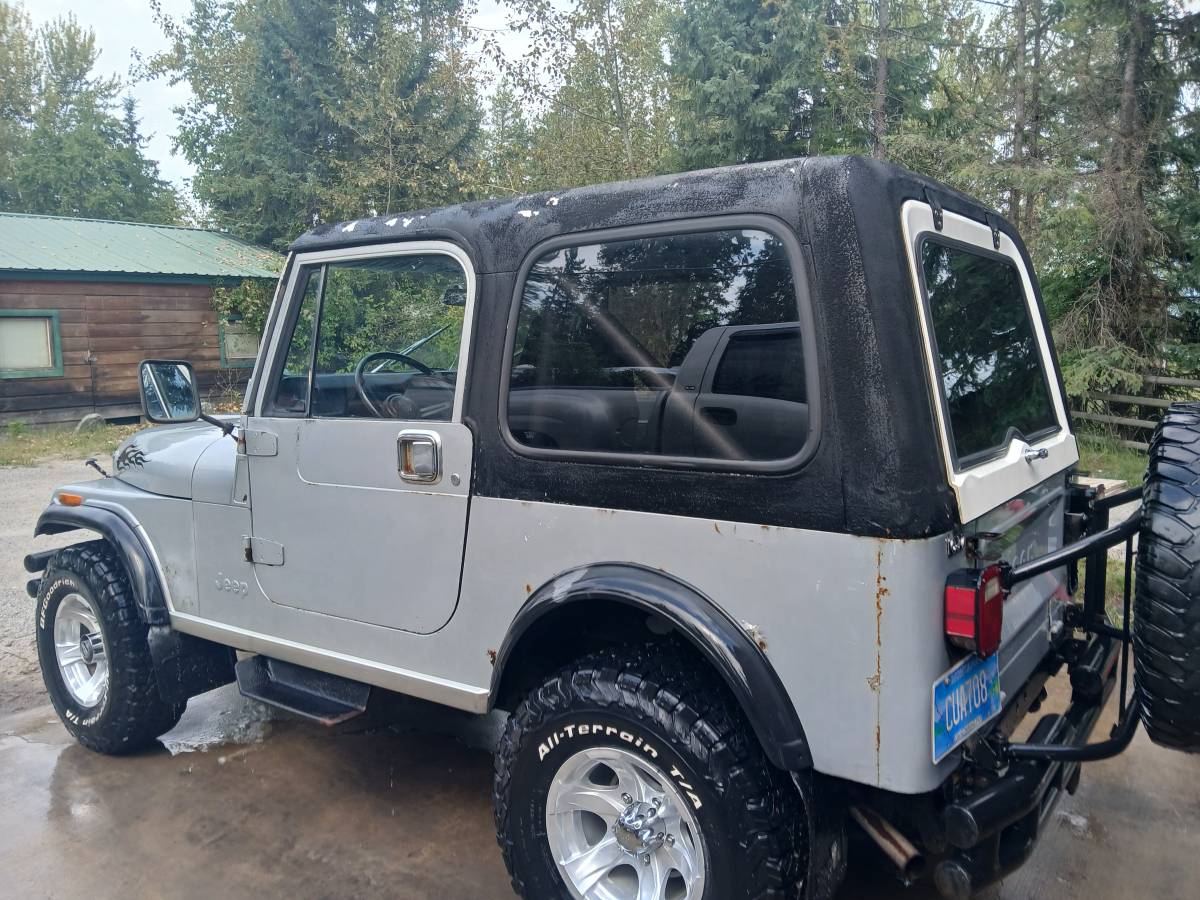 Jeep-wrangler-1983-silver-1