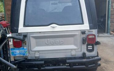 Jeep-wrangler-1983-silver-3