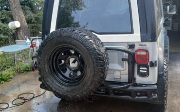 Jeep-wrangler-1983-silver-4
