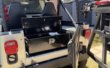 Jeep-wrangler-1988-silver-1