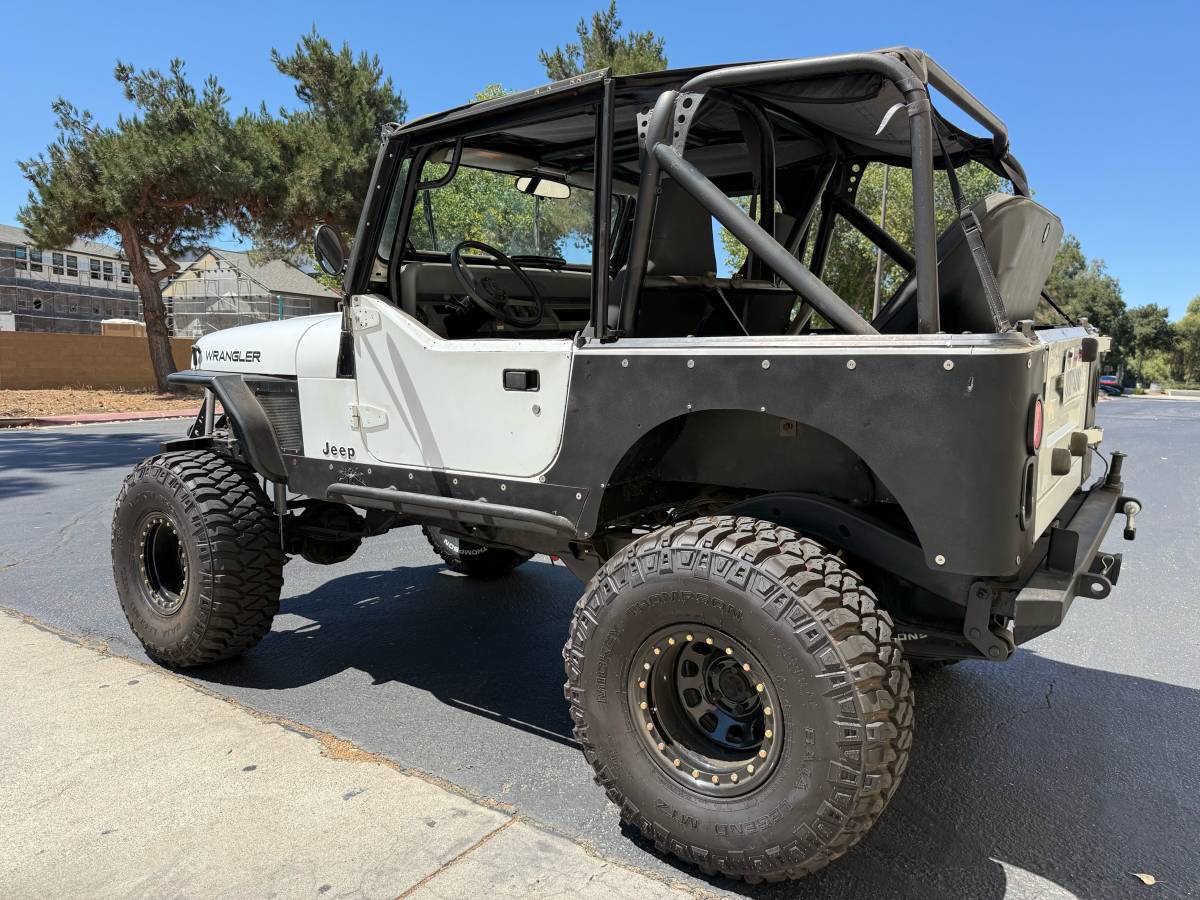 Jeep-wrangler-1990-white-3