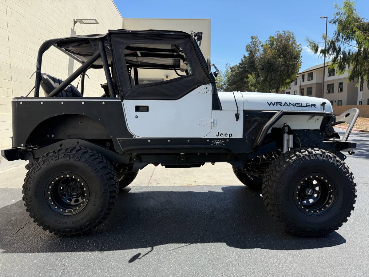 Jeep-wrangler-1990-white-6