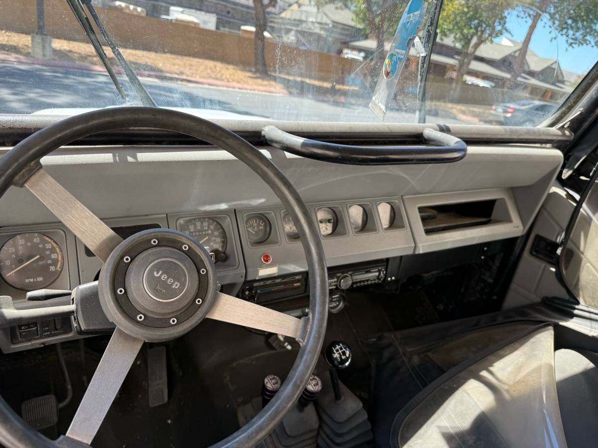 Jeep-wrangler-1990-white-7
