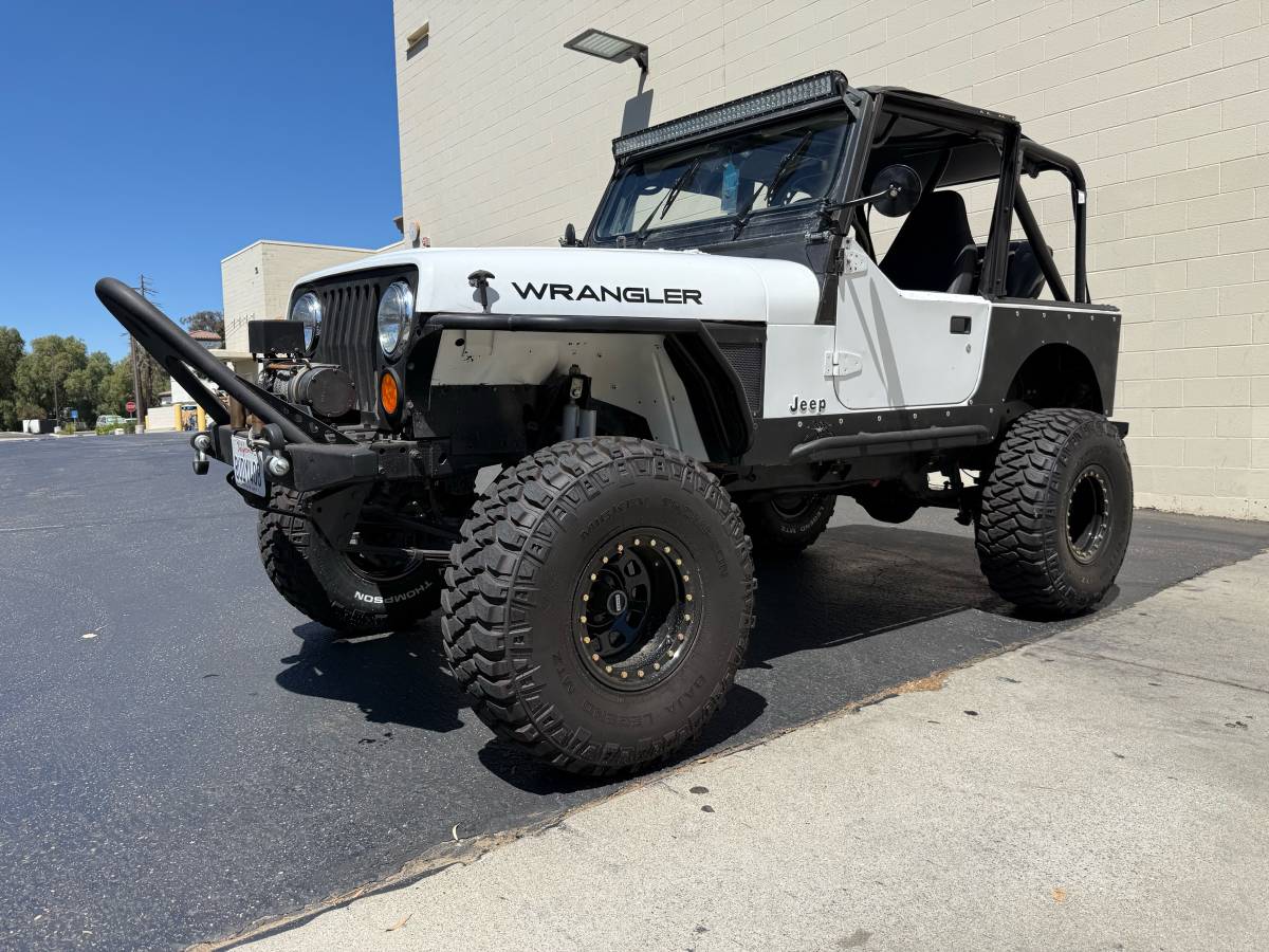 Jeep-wrangler-1990-white