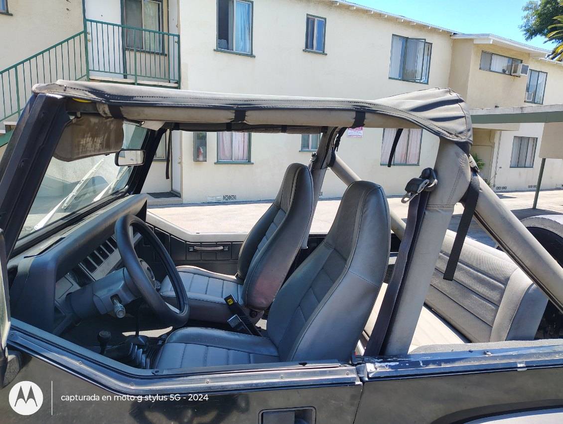 Jeep-wrangler-1991-black-2