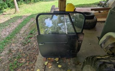 Jeep-wrangler-1991-black-3