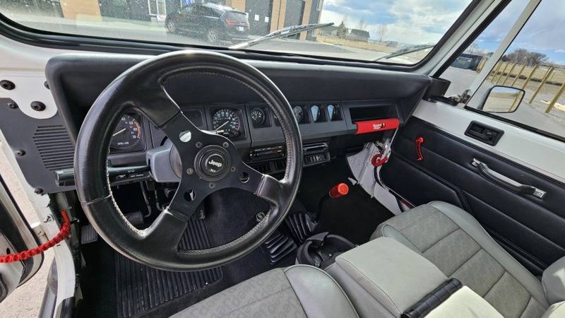 Jeep-wrangler-1991-white-12
