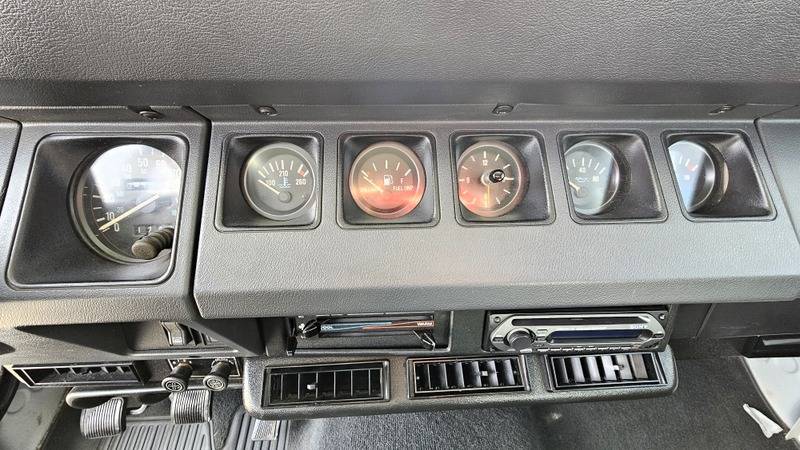 Jeep-wrangler-1991-white-15