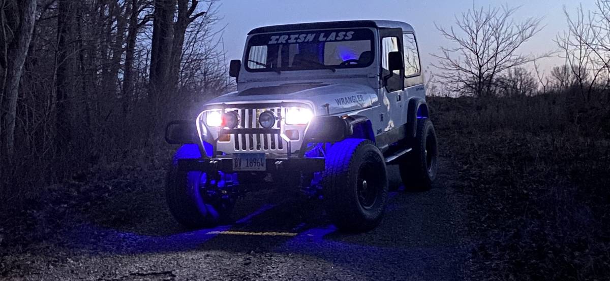 Jeep-wrangler-1992-white-1