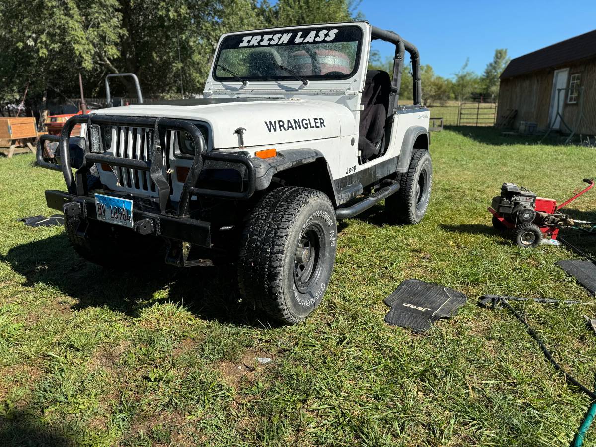 Jeep-wrangler-1992-white-3