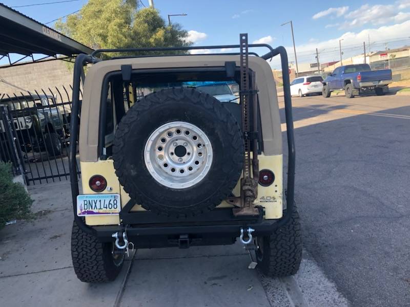 Jeep-wrangler-1992-yellow-1