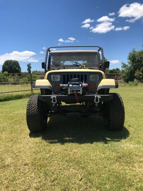 Jeep-wrangler-1992-yellow