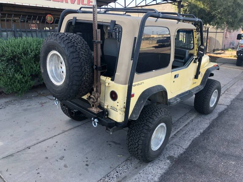 Jeep-wrangler-1992-yellow-2