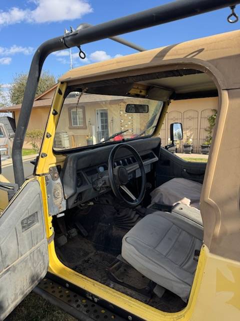 Jeep-wrangler-1992-yellow-9