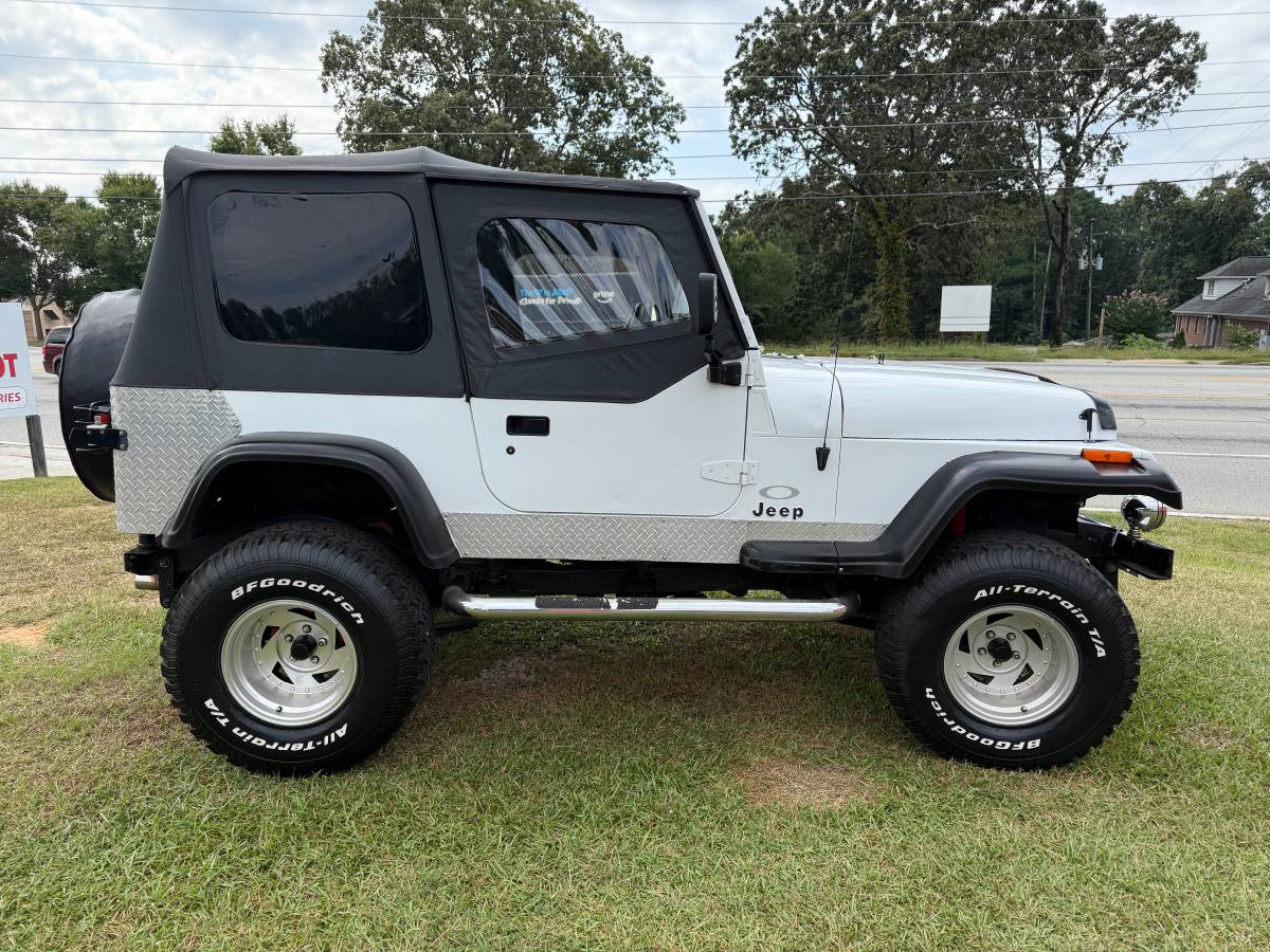 Jeep-wrangler-1993-white-2