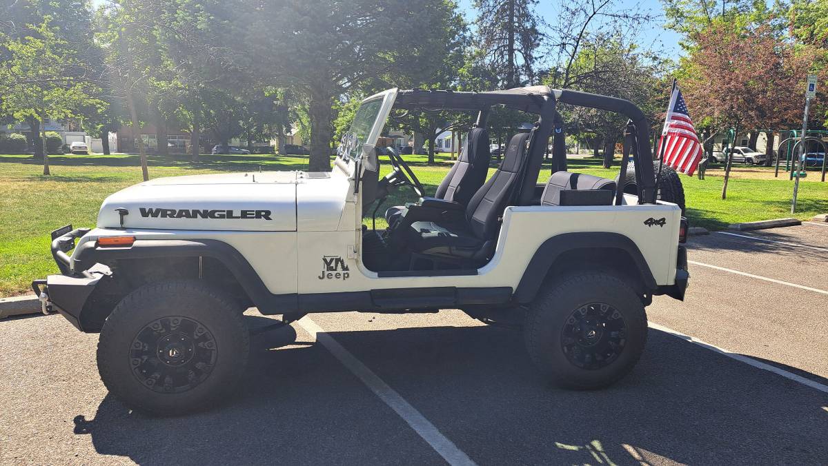 Jeep-wrangler-1993-white-5