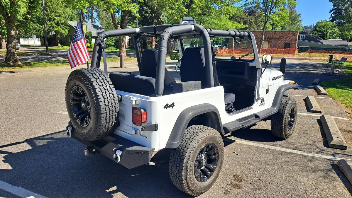 Jeep-wrangler-1993-white-9