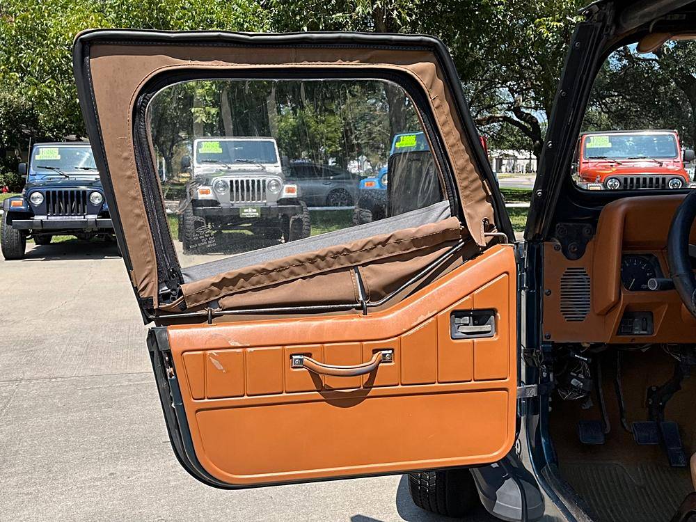 Jeep-wrangler-1995-custom-12