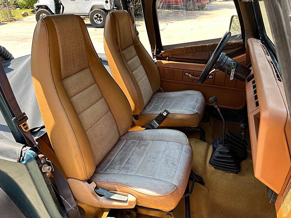Jeep-wrangler-1995-custom-23
