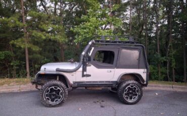 Jeep-wrangler-4x4-1988-silver-1