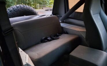 Jeep-wrangler-4x4-1988-silver-10