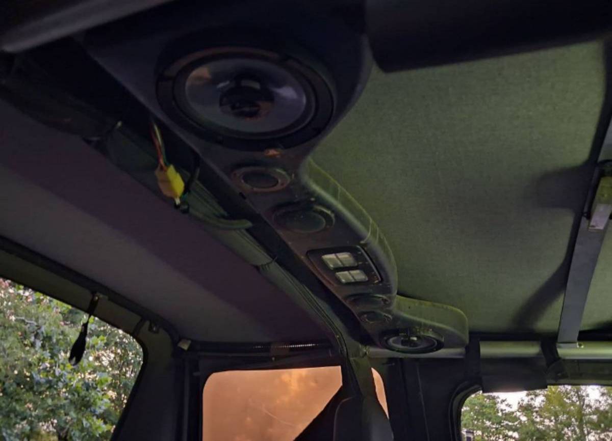Jeep-wrangler-4x4-1988-silver-2