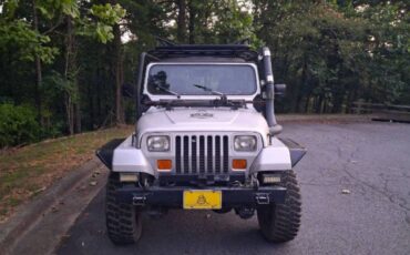 Jeep-wrangler-4x4-1988-silver