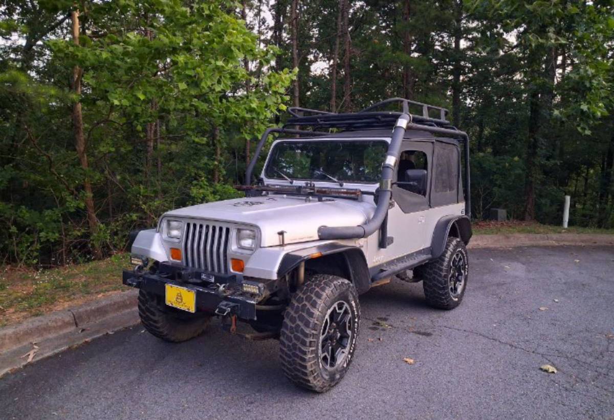 Jeep-wrangler-4x4-1988-silver-4