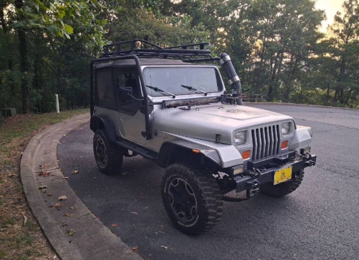 Jeep-wrangler-4x4-1988-silver-5