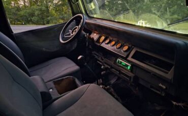 Jeep-wrangler-4x4-1988-silver-8