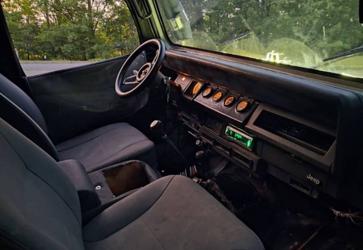 Jeep-wrangler-4x4-1988-silver-8