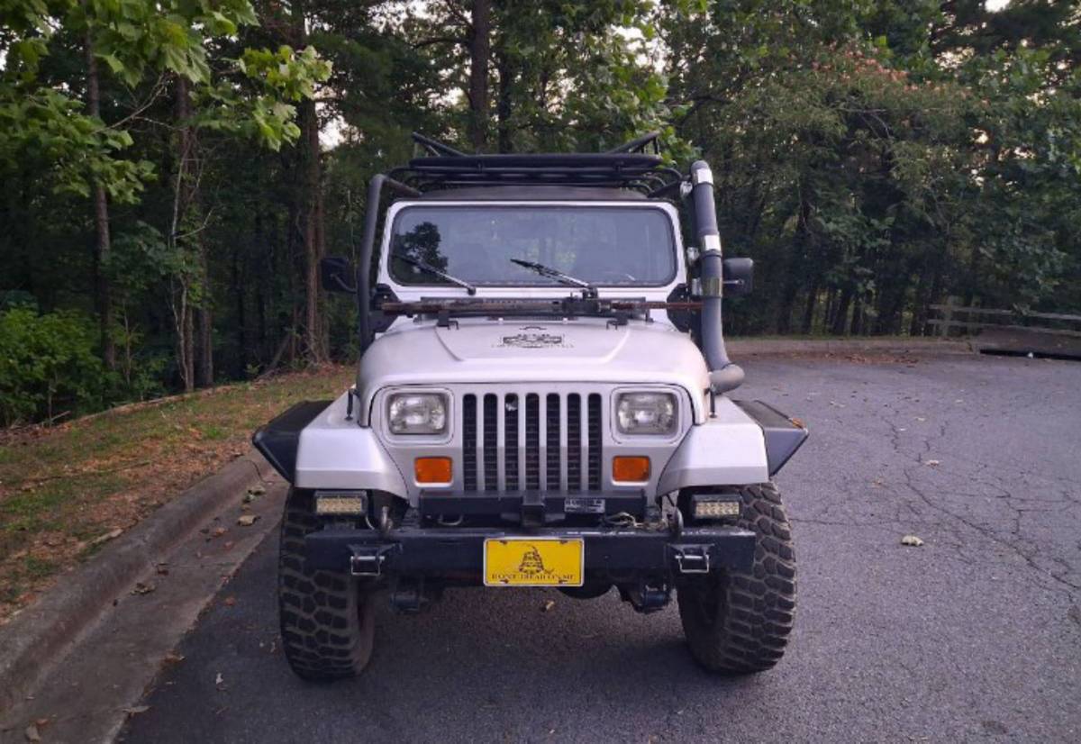 Jeep-wrangler-4x4-1988-silver
