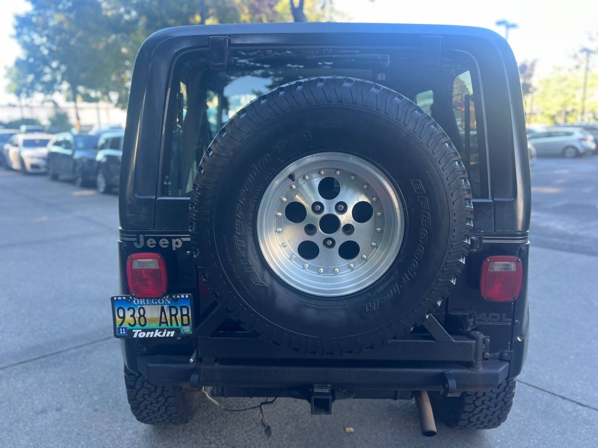 Jeep-wrangler-renegade-1991-black-1