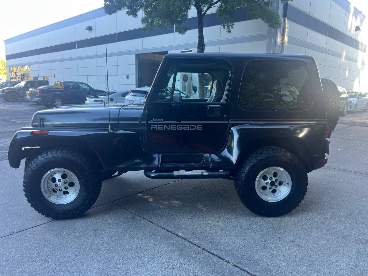 Jeep-wrangler-renegade-1991-black-2