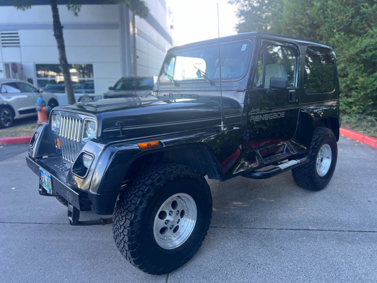 Jeep-wrangler-renegade-1991-black-3